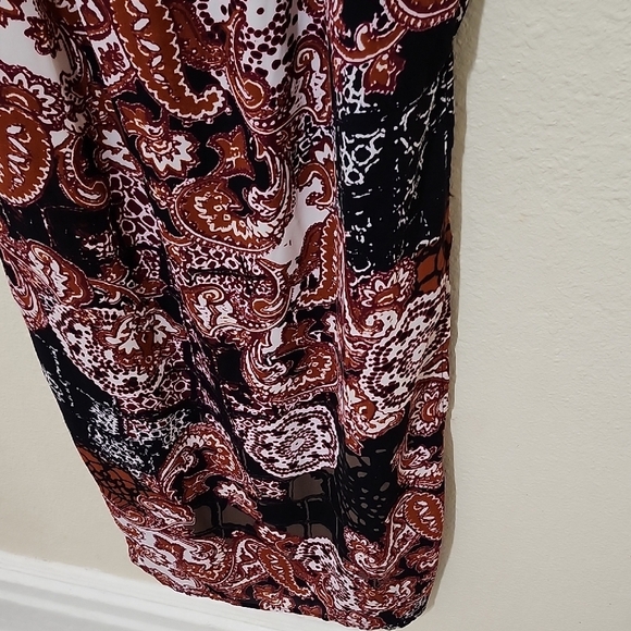 Elegant Paisley Maxi Dress - Picture 6 of 12